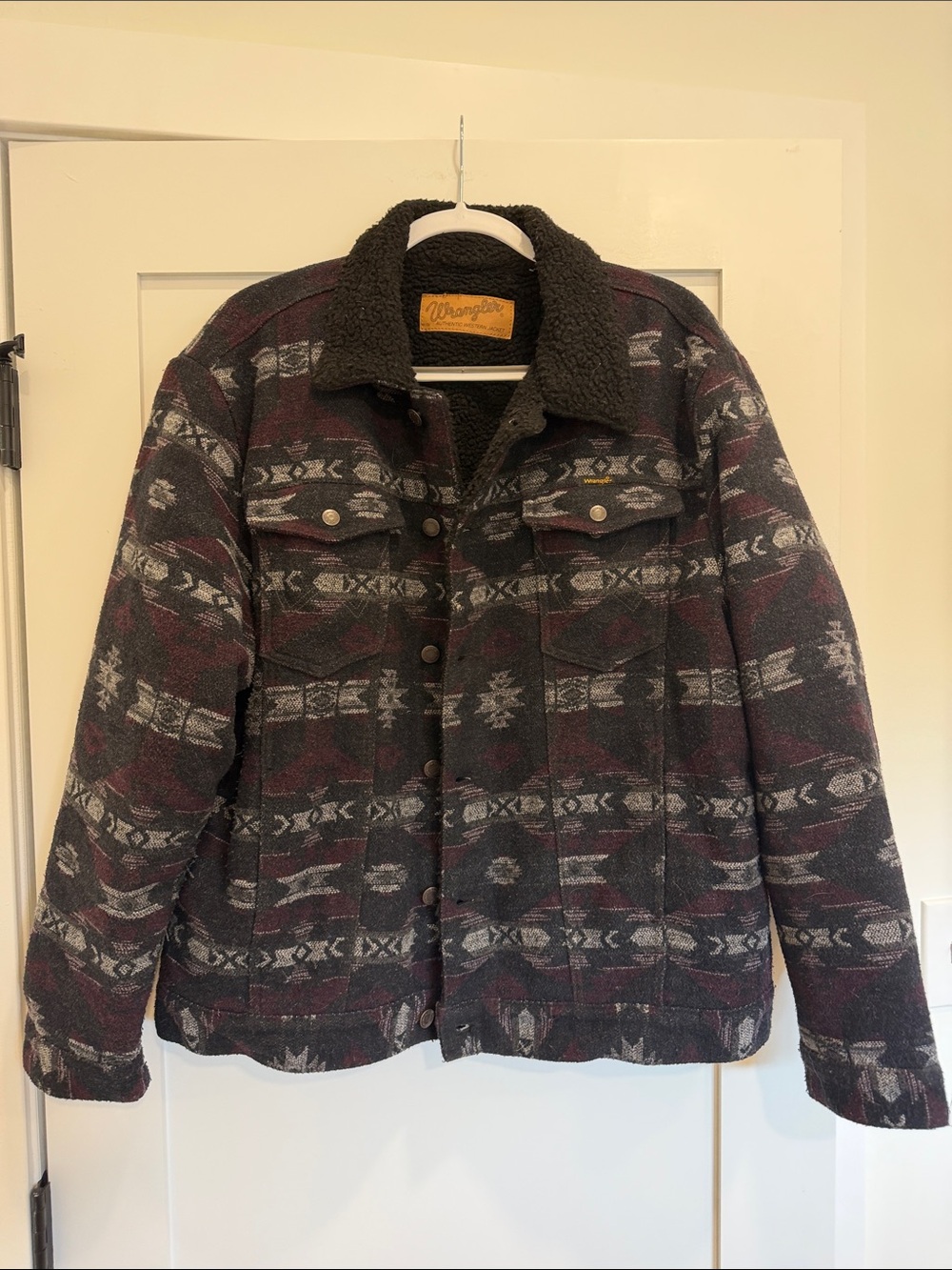 Wrangler Sweetbriar Aztec Sherpa Lined Western Jacket Men’s L Black Burgundy